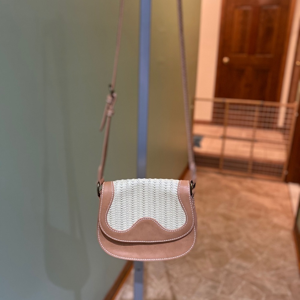 universal thread crossbody bag